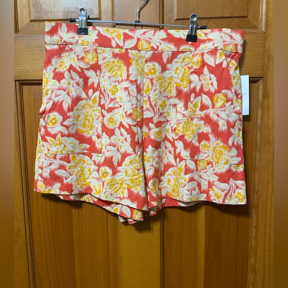 NWT Jessica Simpson Floral Jacinda Tailored Shorts - Picture 3 of 4